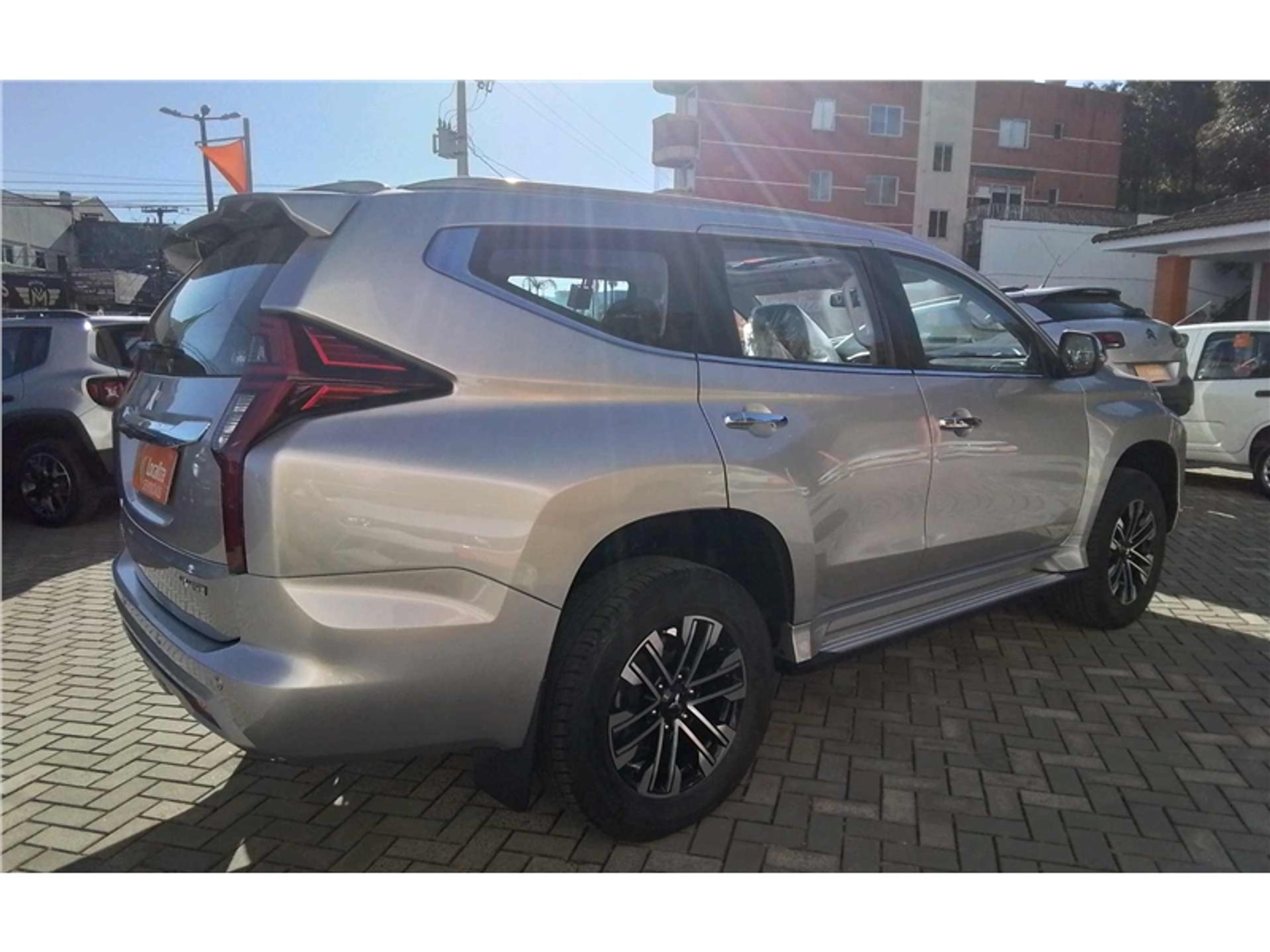 Mitsubishi Pajero Turbo 3.0 Gasolina Automático